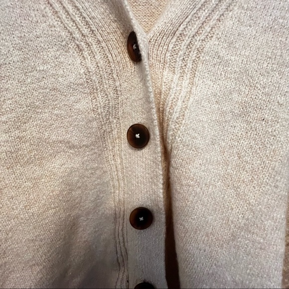 Cream button Cardigan - Picture 4 of 5